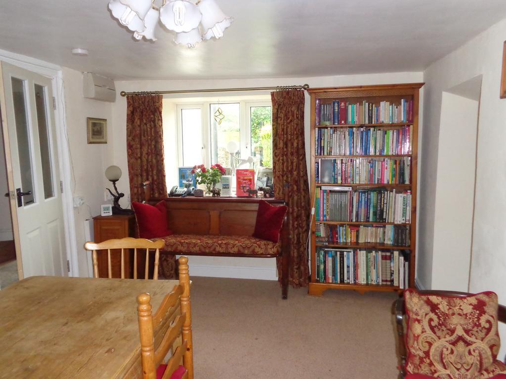 Lodge House B&B Buckland St Mary 외부 사진